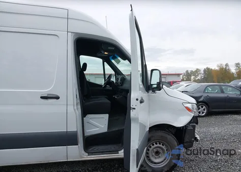 2020 Mercedes-Benz Sprinter 2500 Standard Roof V6 from USA, damaged, VIN W1Y4EBHY6LT029381